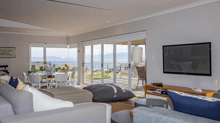 4 Bedroom Property for Sale in De Kelders Western Cape
